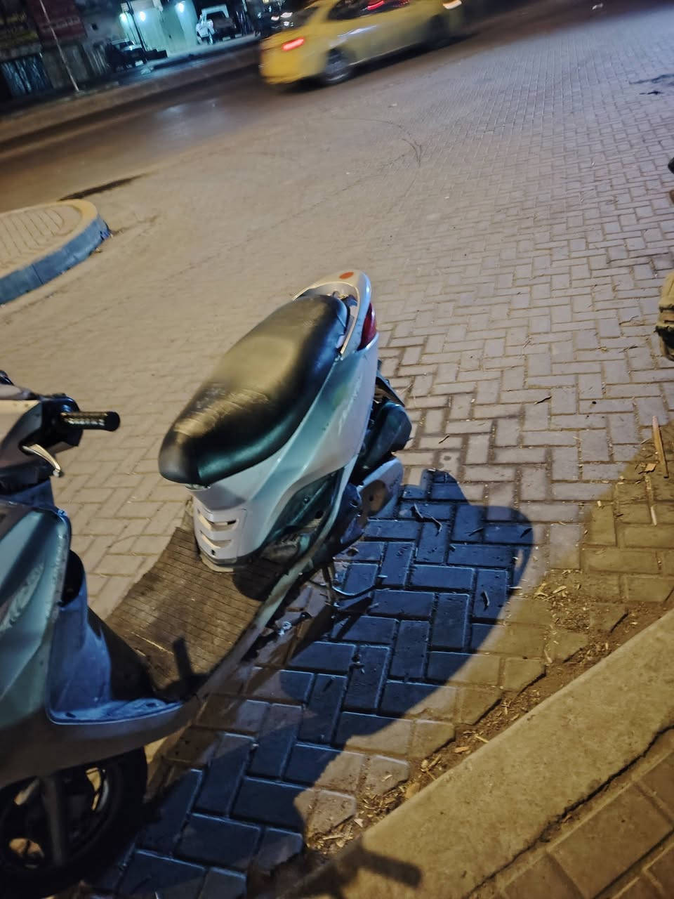 سلام عليكم ابريز للبيع بغداد مدينه الصدر سعر 600
***********
