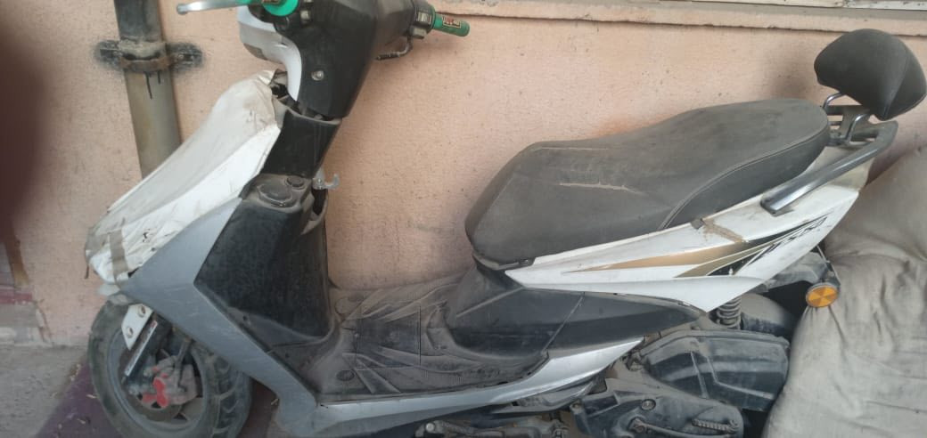 سلام عليكم دراجة اف اس متروكة جانت تشتغل بس السلف عطل وتركتها  ملاحظه هسه ما تشتغل لان سلف عاطل مكاني الاعظميه قيم واخذ ***********
