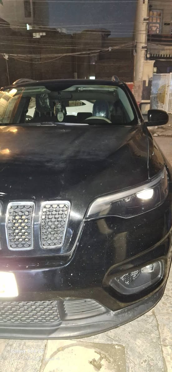 السلام عليكم جيب بزون لاتيدو موديل 19 محرك 2400 محرك كير تبريد مكفول حادثها بل صندوق م ضح بل صور اشويه يرادلها حدادا السعر ١٢٥ او بيها مجال هاتف ***********
