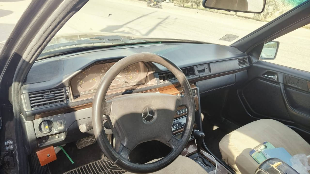 مارسدس دب موديل 88 سياره جاهزه من كلشي كهربائيات تخم تايرات تبريد تدفئه حداديه مداور ثاني يوم
*********** حلة, بابل
