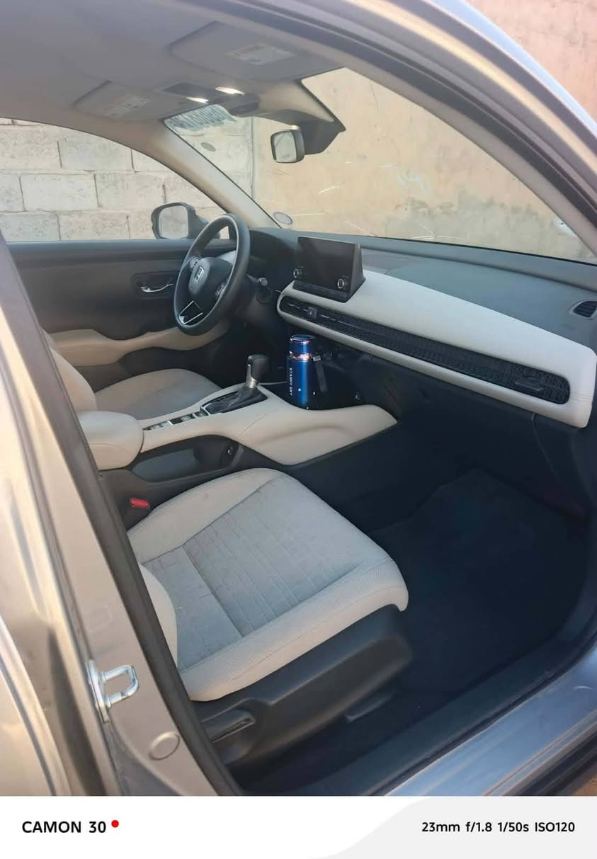 السلام عليكم 
هوندا HRV 
اللون : سلڤر 

سعر :150 ومجال قليل 
حجم المحرك : 2.0L  ( 4 سلندر ) يقبل بنزين عادى 🔥
امامى و خلفى كبس ✅
ملاحظة السيارة : چاملغ يسار صبغ فقط

المواصفات : 
 
بصمة تشغيل 
كاميرة
‏‎تحديد سرعة
اوتو ستارت Auto Start
اوتو ستوب Auto Stop‎
رادار امامي (تحديد مسار)
حساسات امامي
نظام : Eco
نظام : Normal 
نظام : Sport
لايتات ليد عدسة زينون بيلادي
بكلايتات ليد بيلادي 
ويل كروم
بعد هواي مواصفات…

سياره اقتصاديه و عمليه يابانى اصلى 💯✅

‏‎للاستفسار اكثر الاتصال علی هذا الرقم***********،
منفيست تترقم جميع المحافظات
