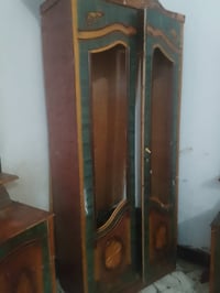 غرفه كامله • ميز متضرر • دوشك نفرين