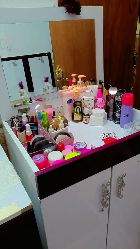 غرفه كامله ونضيفه لبيع باقي تفاصيل عل واتساب ***********
