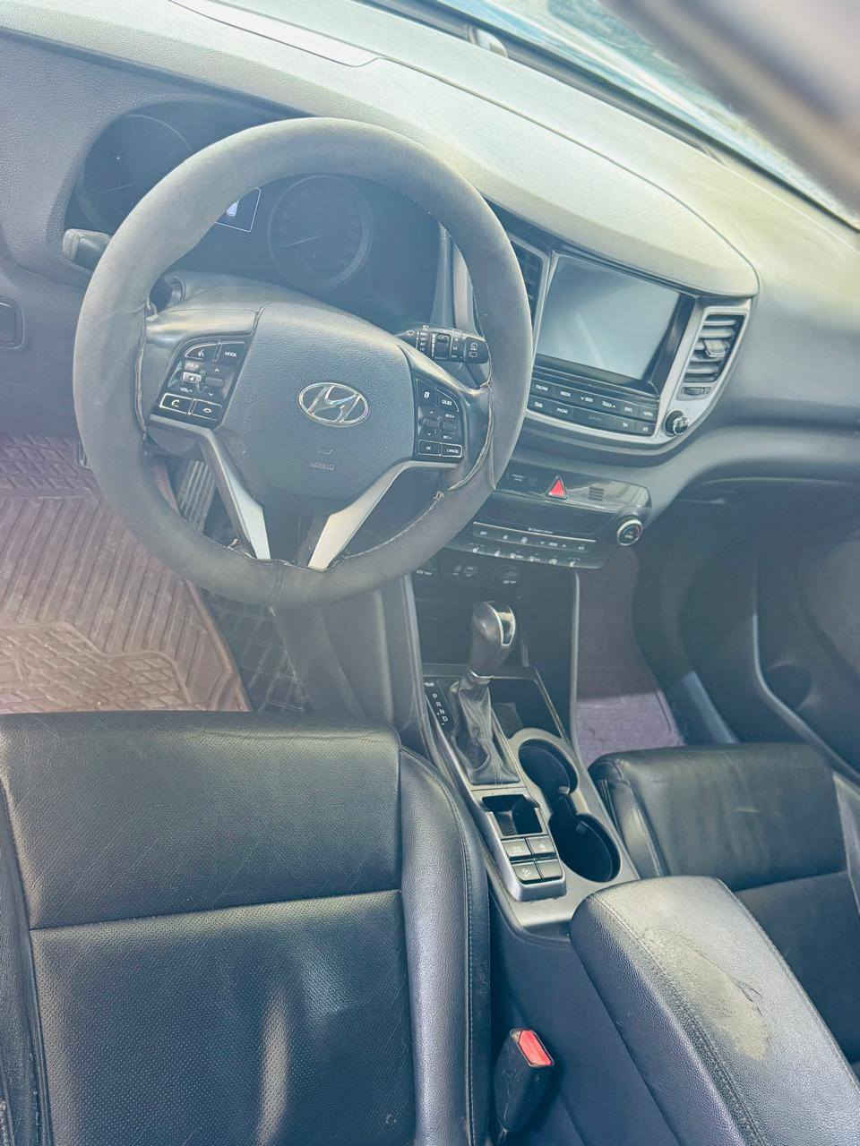 توسان 2019 خليجي محرك كاز ( ديزل ) فوول مواصفات بيها قطعتين صبغ بدون داخل سياره جاهزه گير ومكينه قبل سبوع شادهن مناقصه اي شي بيع او مراوس السعر 127$ مكاني بابل - الشوملي/***********
