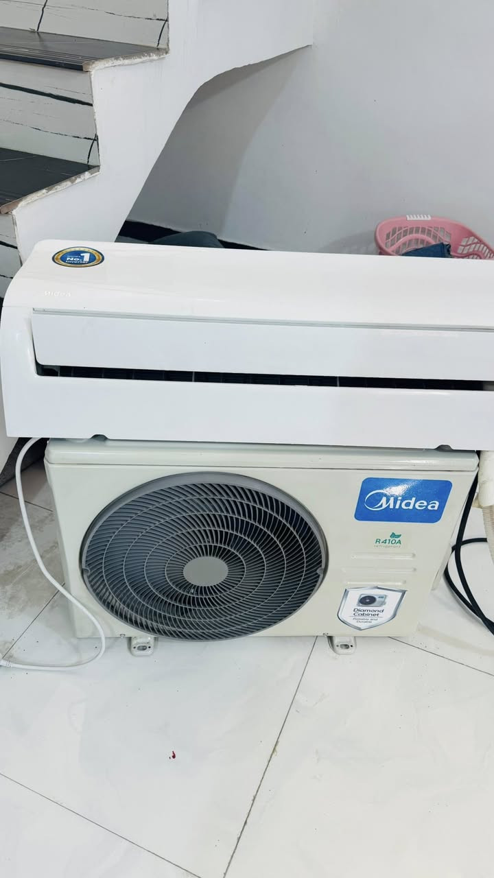 سبلت ميديه واحد طن انفيرتر تحكم خمس مراحل والله مشتغل اقل الشهر اسمه مستخدم  سعر قفل 350 خير قابل للعمله 
عنوان بغداد المشتل هاتف ***********
