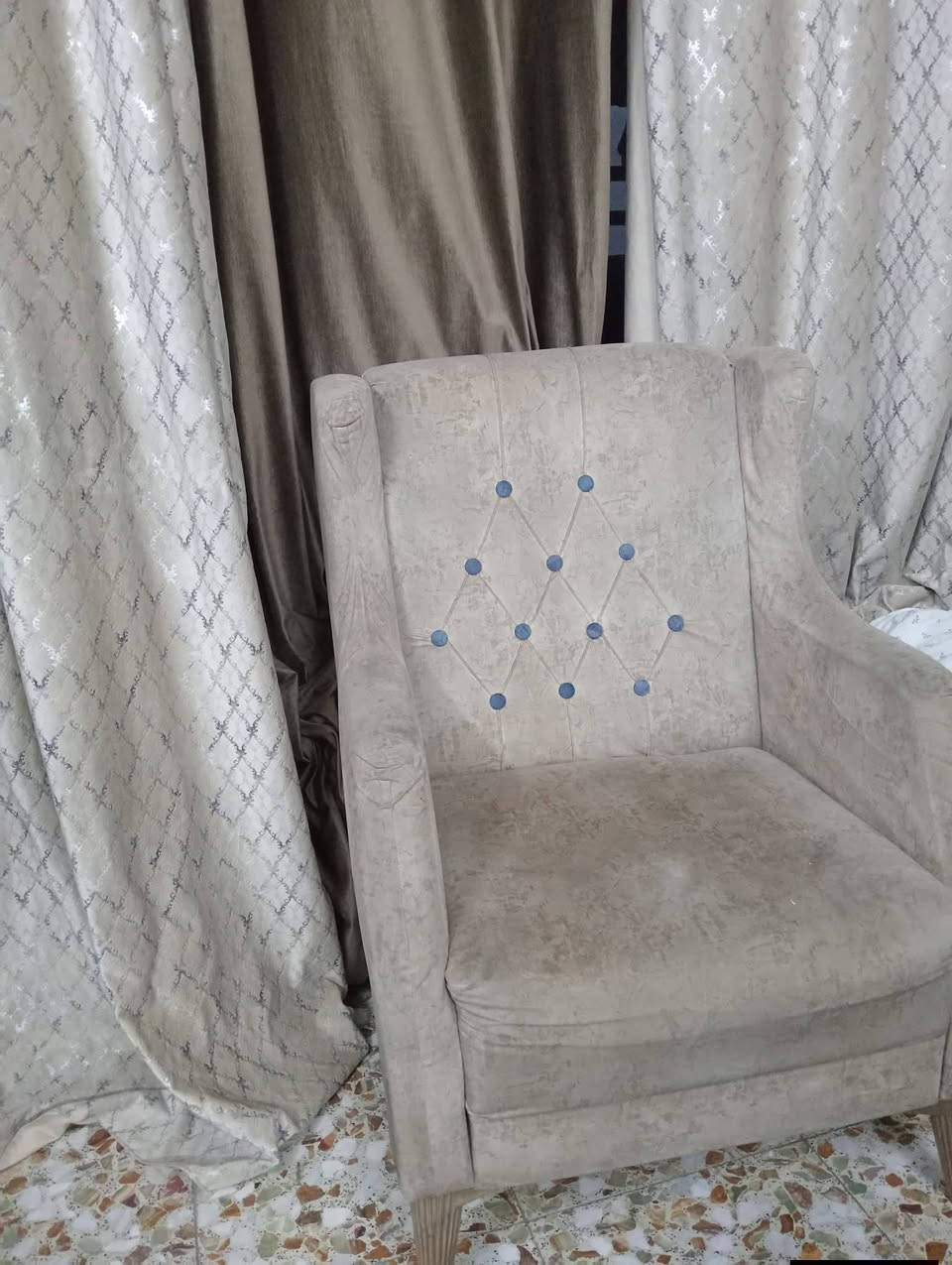 تخم 9مقاعد ب100 
بغداد شارع فلسطين


**إذا كنت صاحب هذا الإعلان وتريد حذفه لأي سبب، رجاءا أرسل رسالة إلى الدعم الفني**