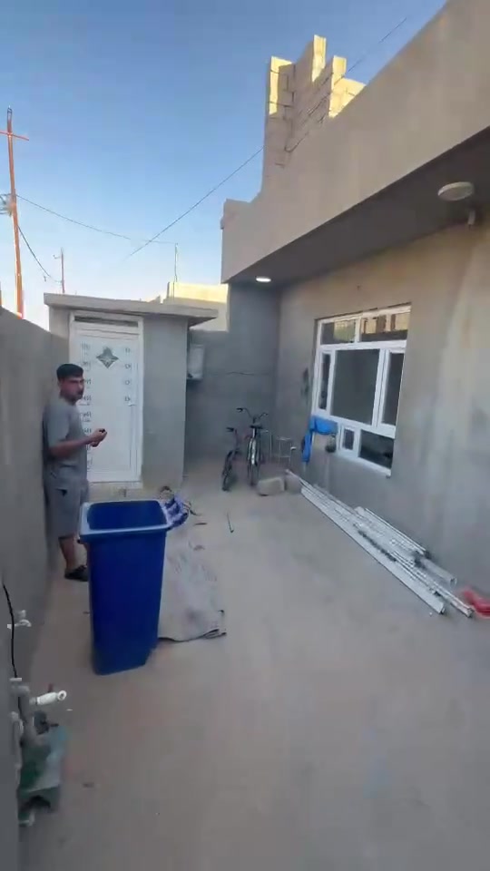 سلام عليكم
بيت للبيع 200 متر مثل ماواضح بلفيديو جنس البيت رقم الموقع بنجا عةلي قرب جامع جابان الكوردي الخدمات صب ماي كهرباء انترنيت ضوئي مجاري
***********
