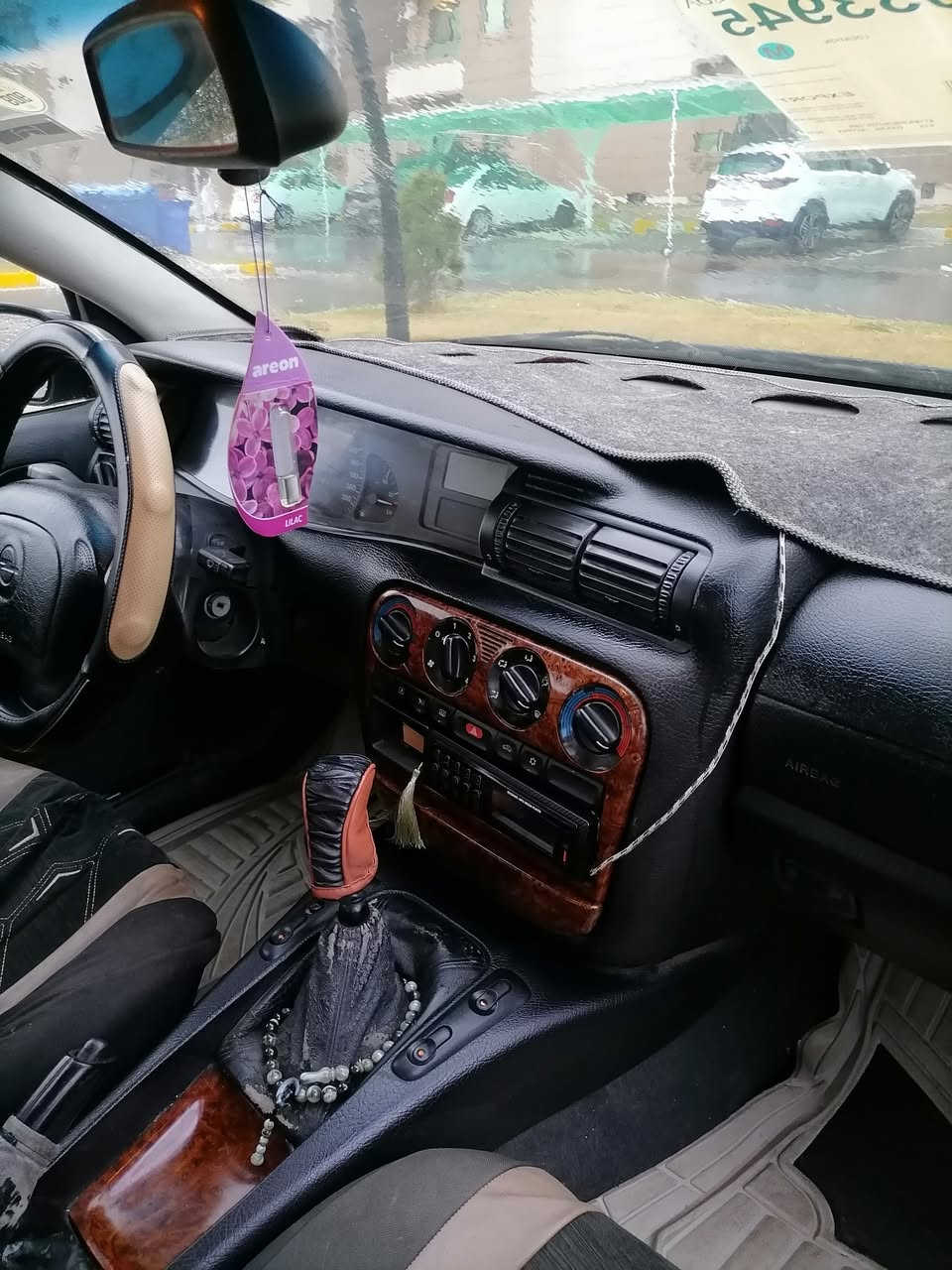 للبيع اوبل اوميكا بزون ١٩٩٤ رقم نينوى انكليزي مسطرة محرك حجم ٢٠ قبغ اسود كير عادي سنوية جديدة بسمي تدفئة بدون تبريد السعر ٤٥ ورقة الاتصال *********** مكان السيارة الموصل
