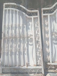باب • باب للبيع • باب مستعمل • باب شطره • للبيع شطره