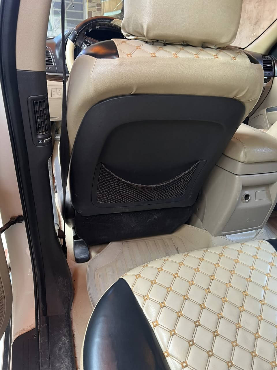 سنتافي مديل 2012 فول واحد على واحد
فتحه سقف 
مري شفط شاشه اصليه
تحكم ستيرن 
كامره خلفيه لايت 
مكينه سته سلندر 3500
سبع راكب تبريد 3 قطع 
كشن كهربائي 
سياره ضربتها الباب مال سائق والي وراها بس شغط وهنا بالعراق من اجتي 
محرك بس الكازكيت مبدل
سياره ما بيه اي نقص تخم تاير جديد صدر امامي خلفي زيرو
رقم بغداد
مكاني بغداد
 ماشيه 170 حقيقي
السونار موجود بالصور 
السعر 152 وبيها مجال 
مكان السياره بغداد
 الرقم للاستفسار  
***********
***********
