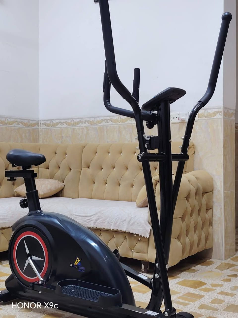 باسكل رياضه Alwatania الاليبتيكال رياضي نسائي ورجالي ويشتغل عل عداد نبض القلب والسعر 350 وبي مجال.، الرقم *********** @إشارة
