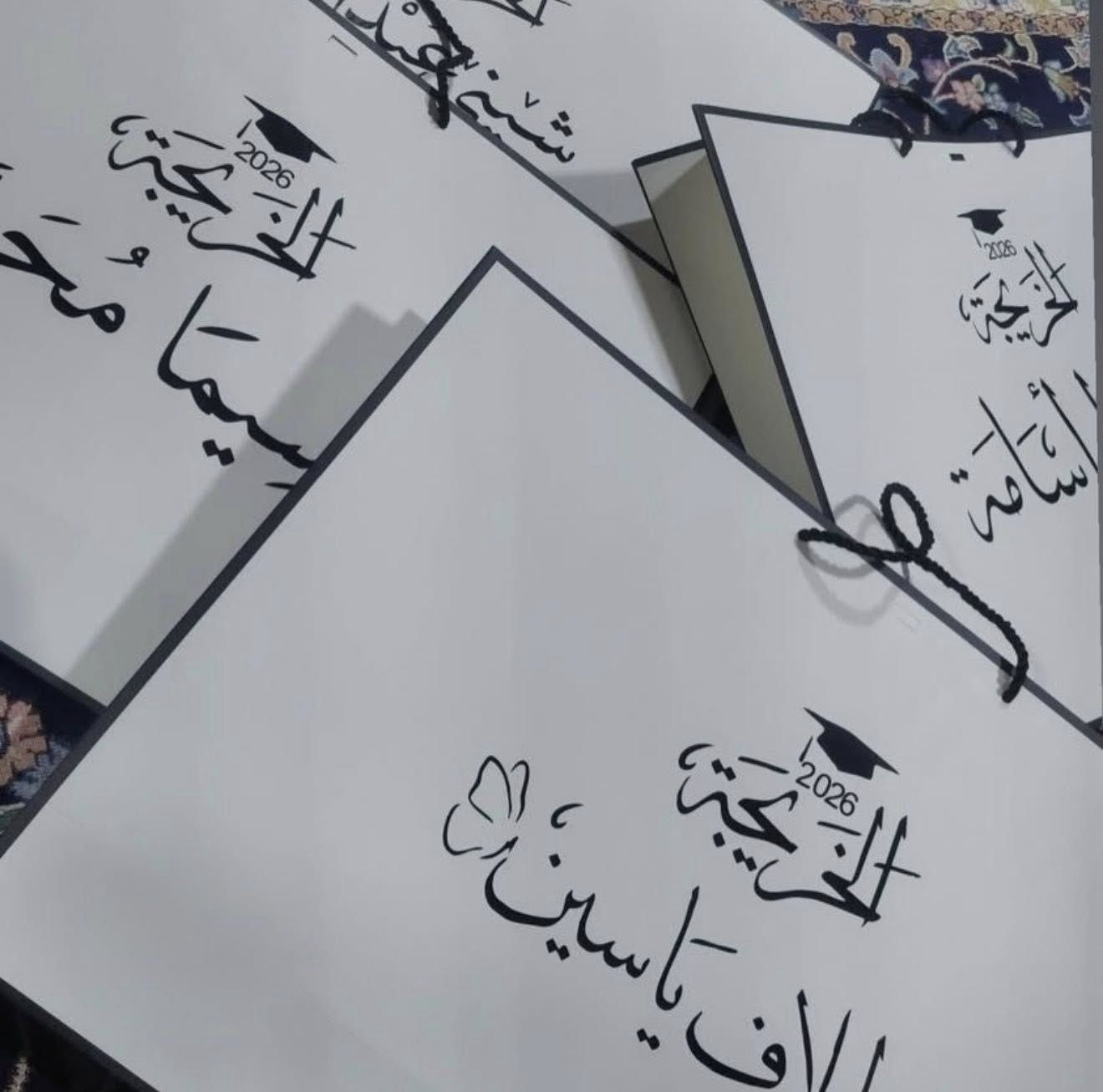 متوفرات تصميم حسب طلبج 🩷الي تحب تطلب ***********واتساب  https://www.instagram.com/loz_.store?igsh=cW9jNjkzNjJmcTFo&utm_source=qrا البيج
