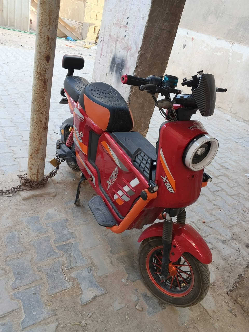 دراجه شحن للبيع x900 مديل 2026 جديده بعدهي بل جيس قبل شهرين من شتريتهة ويهة غراض بل كارتون موجودات بل جيس بعدهن مرايات وكفات للاستفسار *********** وتساب
