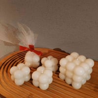 حسب طلب الزبون تم تجهيز توزيعات شموع النيشان 👰🏻 الشموع كانت من عدة اشك...