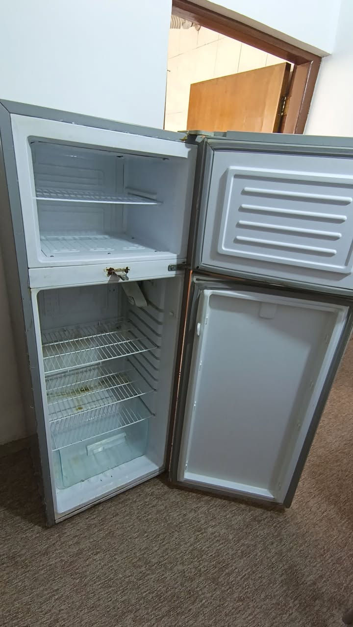 شغاله 100%
طول 142 سنتيم و عرض 54 
سعرها قفل 100


**إذا كنت صاحب هذا الإعلان وتريد حذفه لأي سبب، رجاءا أرسل رسالة إلى الدعم الفني**