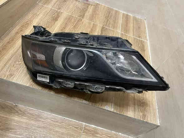 زورج لايتات امبالا LT 
بدون كسر و فطر وحده اصليه 
والثاني مفتوح يحتاج كبس و تنضظيف 
سعر الزوج ١٥٠ الف 
***********
