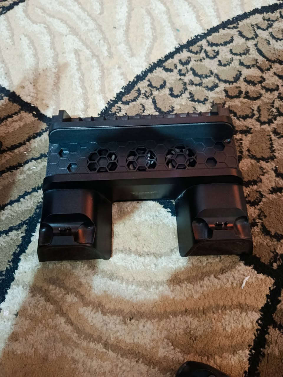 سلام عليكم ورحمه الله وبركاته ابلي 4 برو ما مفتوح نضيف اخو الجديد ويا كامل ملحقاته يده أو وايراته أو ويا قاعده و مبرده للبلي هديه سعره 450 الف مكاني كربلاء حي النواب 
الشراي خلي ايراسلني على هذه الرقم ***********
