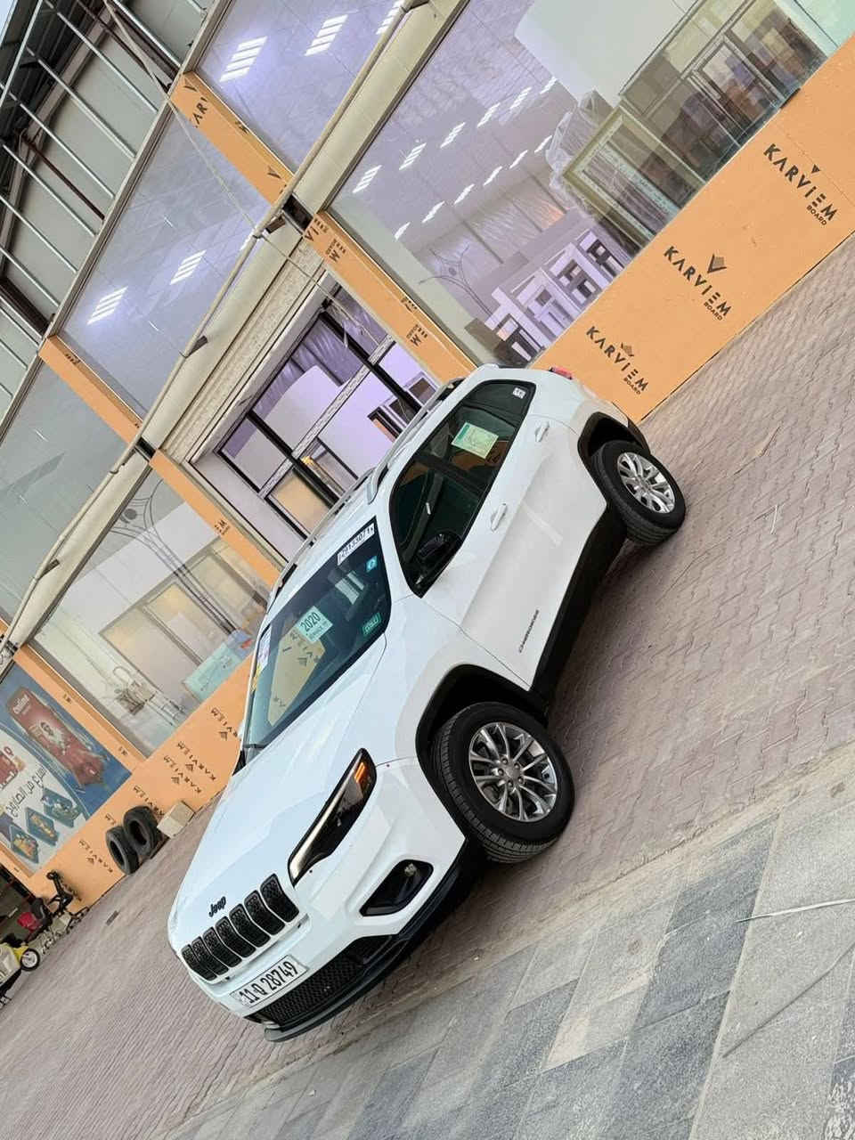 البيع جيب بزون 2020 رقم بغداد تحويل سيارا ماماشيه 60الف كيلو متر شرط بحالت زيرو  وارد مريكي بيه جاملق وبنيد ورش تجميل بلهلال جاملق الخلفي   فقط وسياره جاهزا  كير ومكينه وتخم تاير وتبريد علئ وضع شريكه وسعر 130وبيه مجال مكان سياره ميسان ***********
