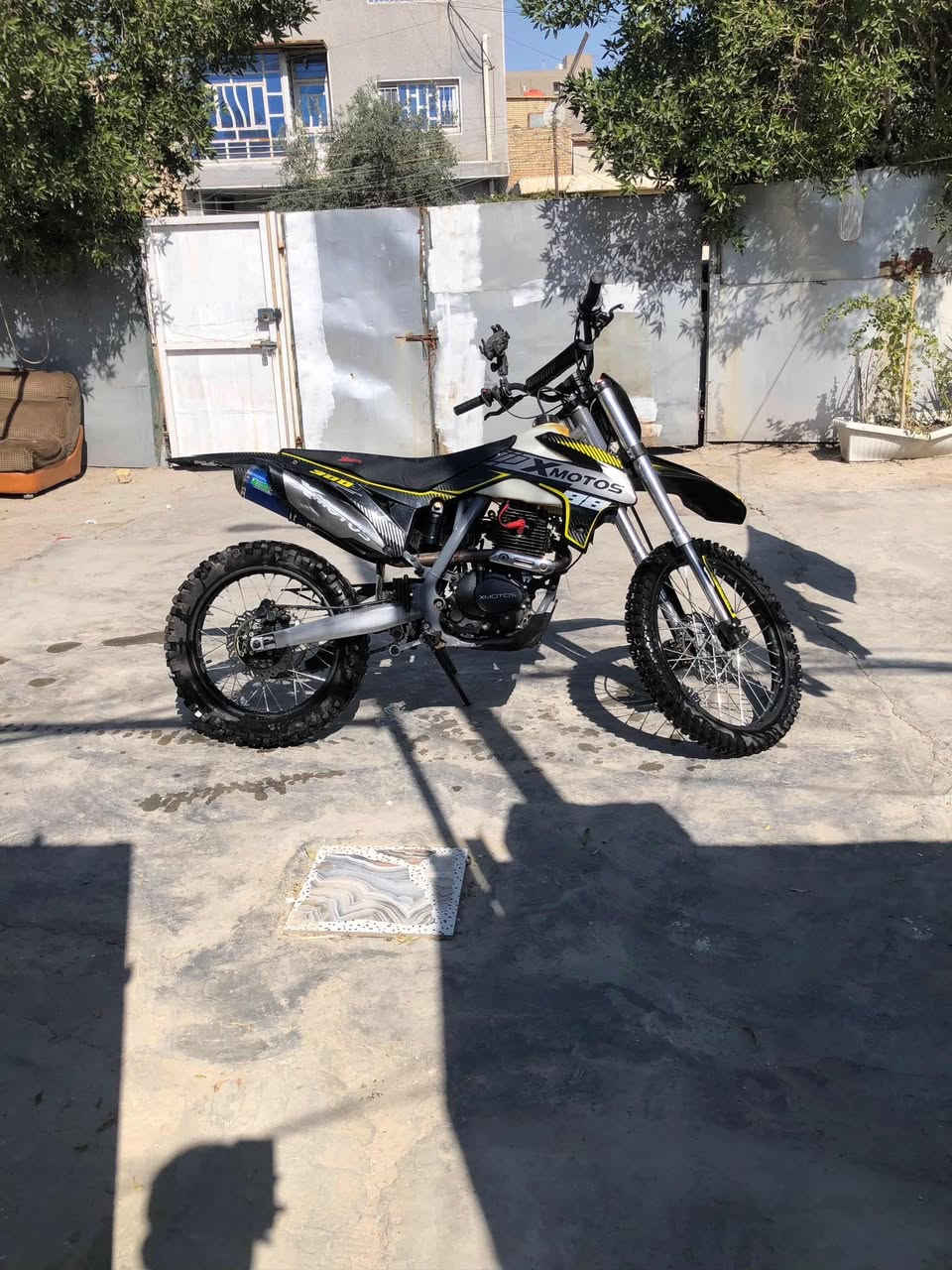 قفاز اكس موتس مرقم وباسمي دراجه نضيفه كلش وحته الهزه مالته بعدهي مخلصانه ودراجه كفاله عامه وكلش نضيفه رايده بمليونين و100 وبيه مجال ***********وتساب
