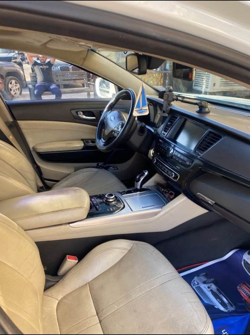 كيا كوريس 2014 خليجي فئه اولى
محرك 3800 V6
محرك وكير كفاله 
ماشيه 120 حقيقي
گير 8 نمر كوبرا
اللون ابيض
كل الابواب شفط 
الجنطه شفط
بصمه اربع ابواب
ستيرن كهرباء متحرك
ذاكره خزن كشن السائق والستيرن
دبل جام لعزل الصوت والحراره
رادار كل الجهات مع تحذير المنطقه العمياء 
لايتات لد ١٦ عدسه زنون ومتحرك 
زراك لايت
اكياس هواء كهرباء للراحه في كشن السائق والكشنات الخلفيه
بروجكترات لد 
كشنات جلد (النابا) افخم انواع الجلود لون بيجي

جكات تصعد وتنزل السياره بس الجكات منزلهن محول السياره لوي الجكات موجودات عندي 

مري شفط وقلاب عالبگ لرؤيه اوضح
مرايات تعتيم للاضاءة العاليه وهيتر 
قماره شامواه فاخر 
كامرات عدد ٤ رؤيه محيطيه 360 درجه والخلفيه دواره مع الستيرن
حساسات امامي خلفي
فتحه سقف
كشنات جلد تدفئه وتبريد امامي خلفي
كشنات كهرباء امامي خلفي
شاشات عدد 3
تحكم ماوس امامي خلفي
الكشنات الخلفيه VIP 
تبريد 3 قطع
حساس مناخ اوتو يتحكم بفتح وغلق الهواء الخارجي حسب نقاوه الجو 
بردات عدد 5 بلاد
ايرباكات عدد 9
سماعات شركه لكسكون 14 سماعه
دمام عدد ٢ امامي خلفي
تحديد مسار
شاشه عرض معلومات عالجامه الاماميه 
العينه شاشه وامكانيه تغيير شكل العدادات حسب الرغبه
هاند بريك بصمه كهرباء
نضام اوتو هولد
انضمه قياده عدد 4 عادي وايكو وسبورت وثلج
نضام مانع انزلاق ABS
نضام تراكشن كونترول 
نضام حزام امان كهربائي
مثبت سرعه ورادار تفاعلى 
السياره مكفوله كفاله عامه اماكن بارد جداً قليله
رقم بغداد دولي هزه وسنويه جديد   
السعر165وبيها مجال 
مكان السياره ناصريه 
*********** Singapore
