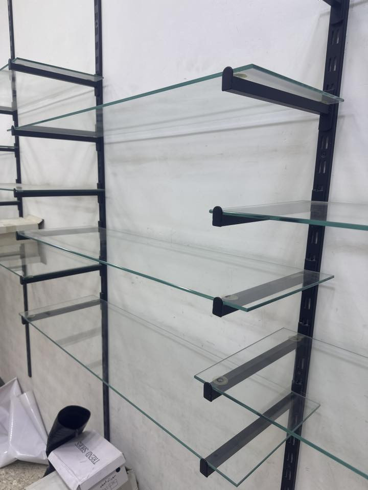 للبيـع
رفوف جام مسكرت( ضد الكسر) قياس 100*30
عدد 35
اذرع لون اسود
عدد72
استخدامهم اقل الشهرين 
عنواني بغداد
***********
السعر قيم واخذ بالعافية عليكم
