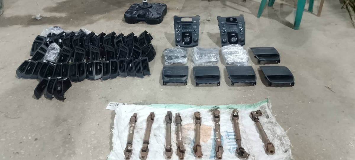 ملاك السيراتو… عربيتك عندنا أمان 🔧
قطع غيار سيراتو أصلي واستيراد + صيانة وكشف على العربية بأيدي فاهمة.
من أصغر قطعة لأكبر شغل… كله متوفر.
لو السيراتو محتاجة حاجة… إحنا نخلصها.
#سيراتو
#قطع_غيار_كيا
#صيانة_كيا


**إذا كنت صاحب هذا الإعلان وتريد حذفه لأي سبب، رجاءا أرسل رسالة إلى الدعم الفني**