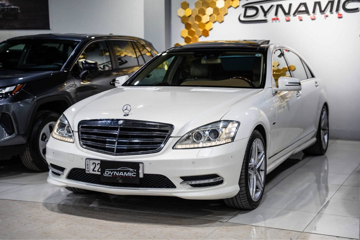 2012MERCEDES-BENZ S CLASS 350 AMG
 خليجي شركة اربيل
موديل:2012
موارد: خليجي
عداد مسافة:  140,000KM
محرك: 6 سلندر 
‎ضرر:  كفالة عام بي ملاحظات بسيط

ارباك: كل سليم
سيارة رقم اربيل جديد
مكان اربيل قريب شارع شورش معرض دايناميك موتورز
من ساعة 10 صباح الي 10 اليل مفتوع 
‏‎من المعلومات سعر الرجاء التصل علي وتس اب 
                                                                                              *********** أربيل, العراق
