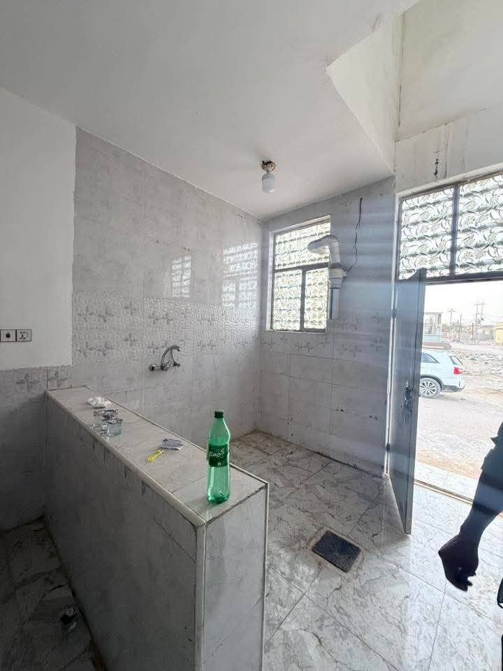 بيت للايجار🏠  50 متر الايجار سارع بلحجز سعره مناسب 

مقابل العسكري حي ميسان قرب سكله الكرعاوي بشارع الزور خلف اسوق الميالي 

📍 الموقع: محافظة النجف الأشرف

بيت 50متر بناء جديد تانكي وصخان بي لبيت كامل معايزه شيء خط مولد بي لبيت  جاهز للسكن

🟠 تصميم الخارطة : 

غرفه  - صالة  -صحيات  -مطبخ - منور 
سطح مطبك شتايكر 
ــــــــــــــــــــــــــــــــــــــــــــــــــــــــــــــــــ

سعر اللايجار 200 الف 

او من خلال الارقام التالية

 ***********
