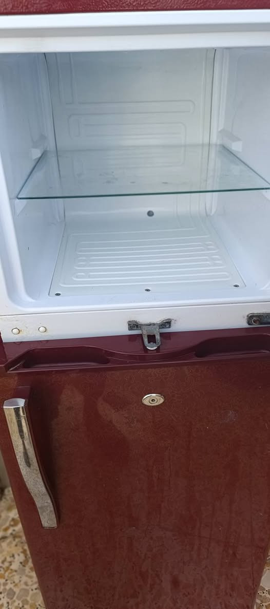 ثلاجة 14 قدم كلش نظيفة جديدة
غاز 134a بيها ضمان شهر السعر 150الف قفل
الاتصال ***********
العنوان بغداد جزيرة
