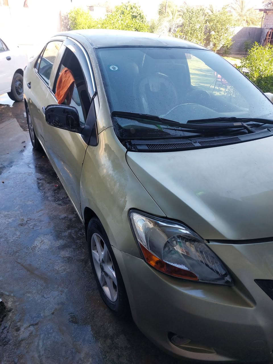 تيوتة ٢٠٠٧🚙
كير ومكينة مكفولات 
مصبوغة عام 
ضربة جهة عكس السايق فقط 
رقمهة بغداد انكليزي
تحويل ثاني يوم
ترهم قسط وترهم نقد
السعر ٦٠ 
*********** متوفر واتساب
