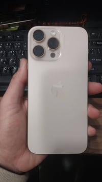 حبايب للبيع Iphone 16 Promax نضيف جدا مكفول حتة من شخط نسبة البطارية و...