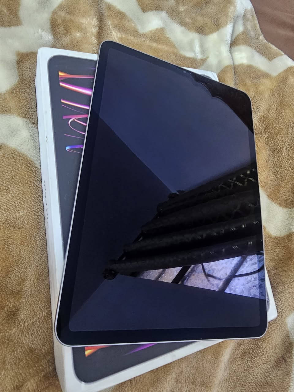 ايياد M2 ذاكرة 128 البطاريه 87 بي عواج خفيف من جه كدامكم الصور السعر 750 رقمي ***********
