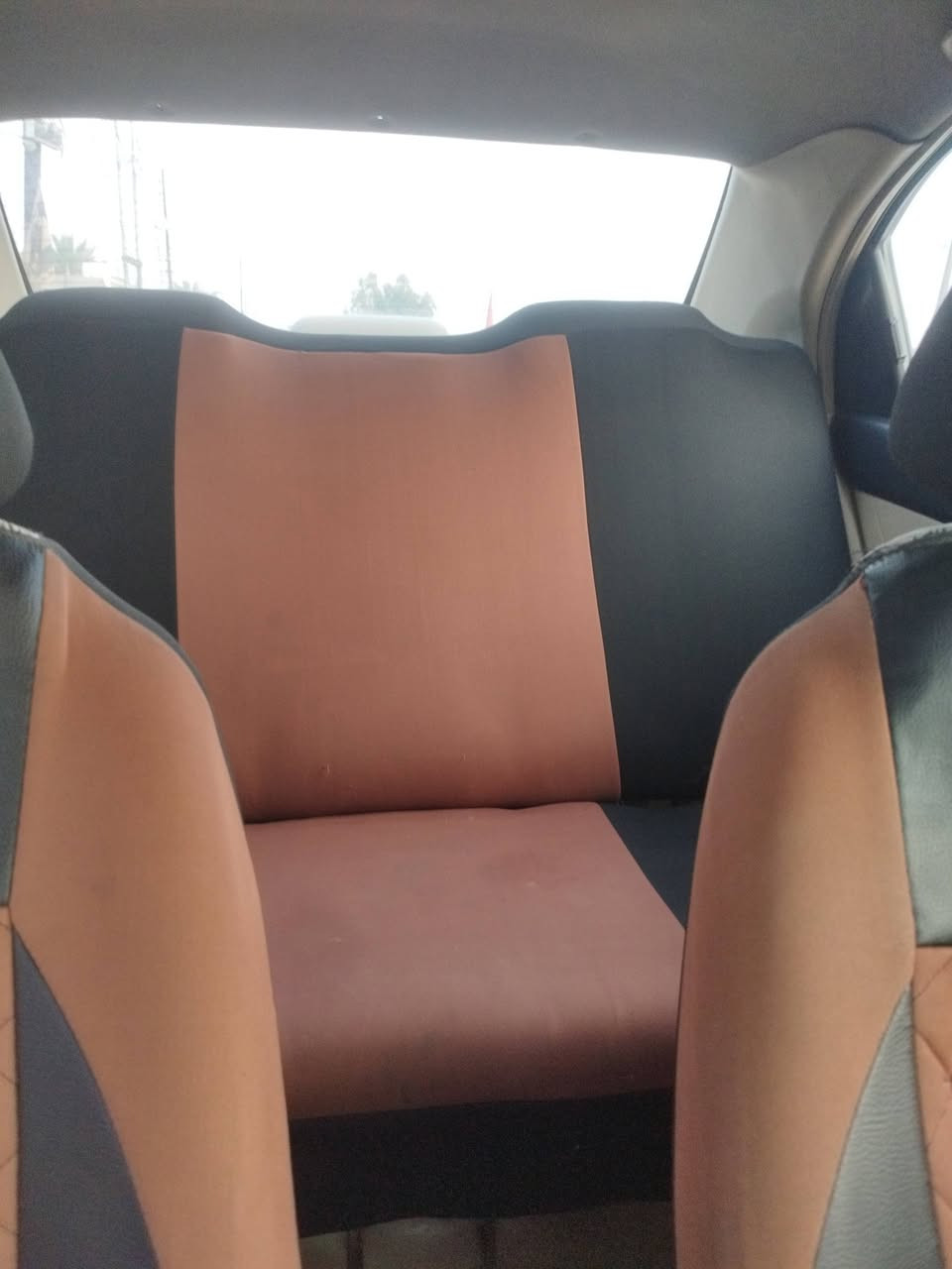 سلام عليكم سياره افيو موديل 2010رقم انكليزي بأسمي سنويه لل2031بيه باب مصبوغ وره السايه كير كفاله تبريد ثلج تخم  تايرات جدد حداديه 70% مكينه بيه تبخير وكازكت ابيع عله وضع المكينه السعر 48وبيه مجال الرقم ***********
