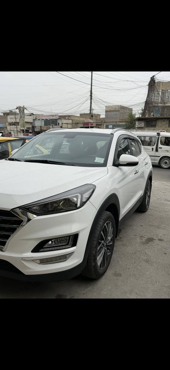 السلام عليكم توسان 2020 رقم بغداد ب اسمي
 مكفوله عدا بارد بلباب صغير
 ماشيه 92 
كشنات جلد بصمه 
داخل صاج وباقي مواصفات معروفه 
تايرات جدد صدر جديد ممفتوح ابد مال شركه فقط شمعات مبدل
السعر 210 وبيها مجال 
مكانها بلديات تقاطع المصرف 
***********
