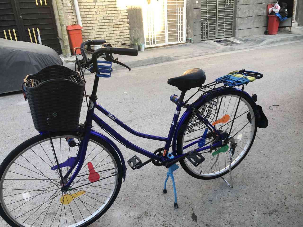 سلام عليكم الباسكل نضيف سعر 100 هوه الغراض***********
