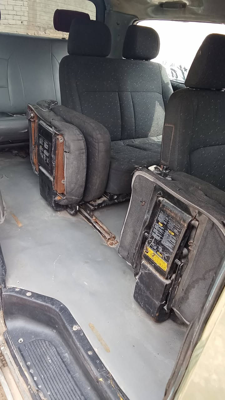 ستاركس 2000محدثه2007 كفاله مكينه وكير ولبدي شوف لعين سعر80 وبيه مجال رقم راعيه***********
