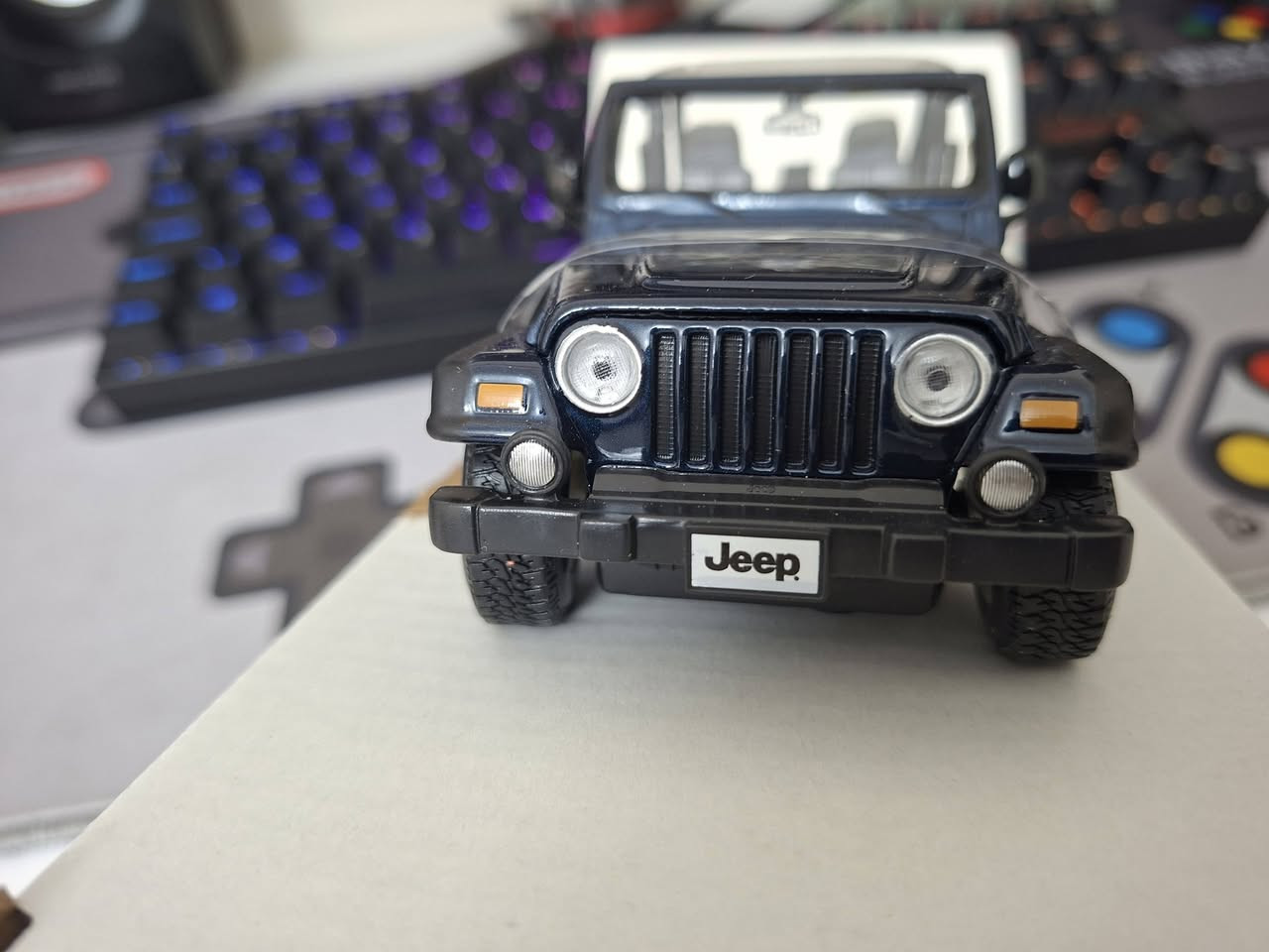 Jeep Wrangler Rubicon 
Scale 1/27
انتاج شركة مايستو


**إذا كنت صاحب هذا الإعلان وتريد حذفه لأي سبب، رجاءا أرسل رسالة إلى الدعم الفني**