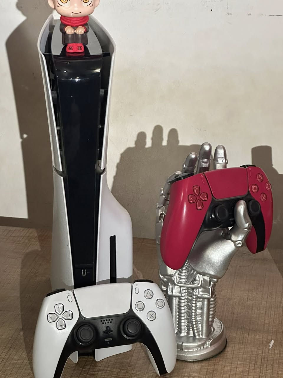 سلام عليكم

بلي 5 سلم للبيع
المساحة 1 تيرا

الجهاز نظيف مامفتوح ابد ولا مبدل بي اي شي اخو الجديد استخدام قليل جداً

ملحقات كاملة من وايرات وكارتونة مالته موجودة

ويا الجوستك الاصلي مالتة و جوستك ثاني لون احمر اصلي

السعر: 760 الف وبي مجال بسيط

مكاني بغداد الكرخ

هذا رقمي للتواصل واتساب او اتصل علية مباشر. ***********
