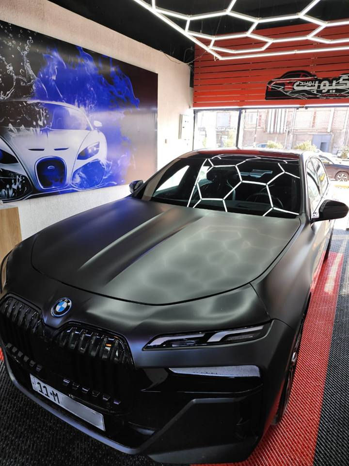 بي ام دبليو 2023 / الكرستالة 
BMW 740i 2023 – M Package

السعر  6500 $ / ٦ شدات ونص 

وارد أمريكي حادث دعاميات فقط ومبدلات جدد وكالة 
بدون أي ضرر ولا أي صبغ أو تعديل مكفولة ما عدا الدعاميات
رقم بغداد 

 المواصفات 
اللون أسود مات ( مميز) 
مغلفة PPF
• محرك 3.0 تيربو – 6 سلندر
• كت M Sport كامل
• جنط M 21
• ليزر لايت
• سقف بانوراما
• كاميرات 360
• أبواب شفط
• دخول وتشغيل ذكي
 الداخلية:
• شاشات iDrive
• كراسي جلد كهربائية تبريد + تسخين
• إضاءة داخلية Ambient
• ستائر كهربائية
• صوت Harman Kardon
• تشغيل عن بعد
• ايبادات خلفية في الابواب 
. تخم تايرات جديد 

رادار – نقطة عمياء – مانع تصادم – تثبيت سرعة ذكي – بارك أوت – قراءة لوحات
‪
***********
‬‏‏‪ بغداد, العراق
