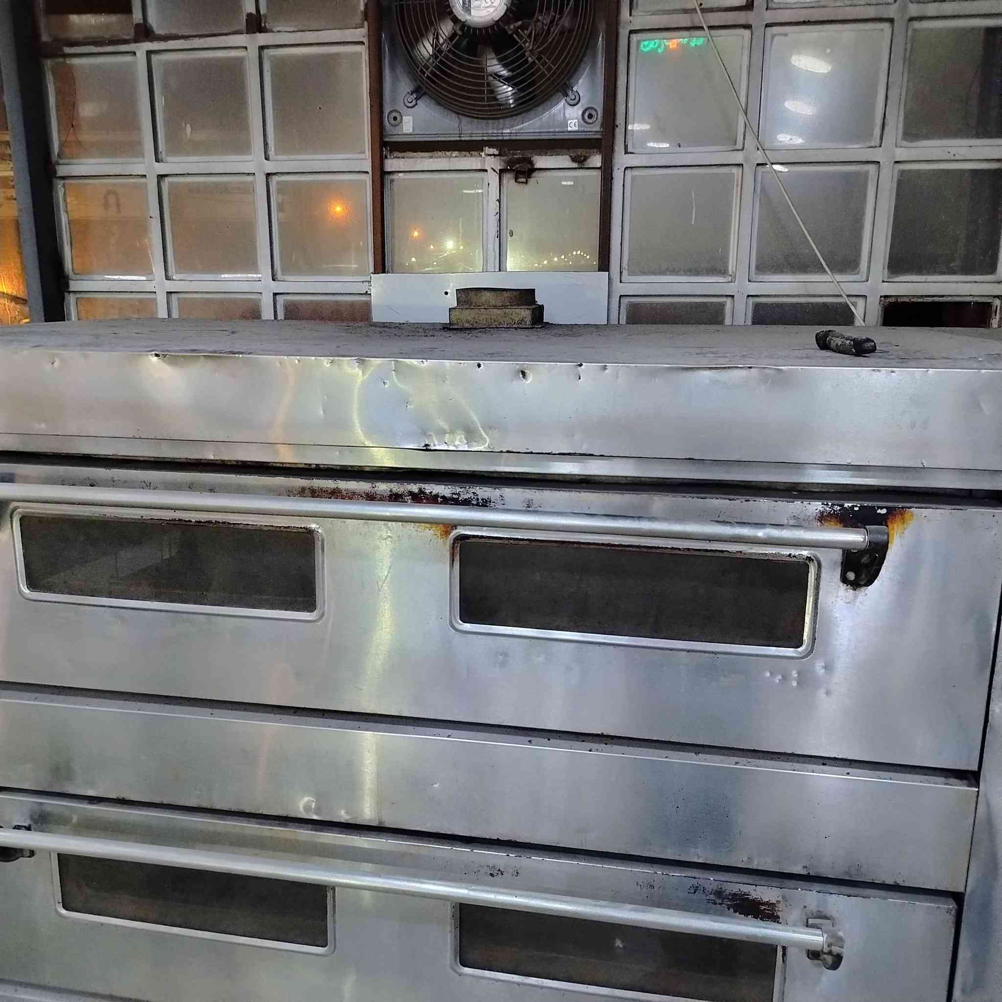 سلام عليكم فرن طبقي٨٠في٦٠شرط شغال ويا ٦٠ اشروح***********
