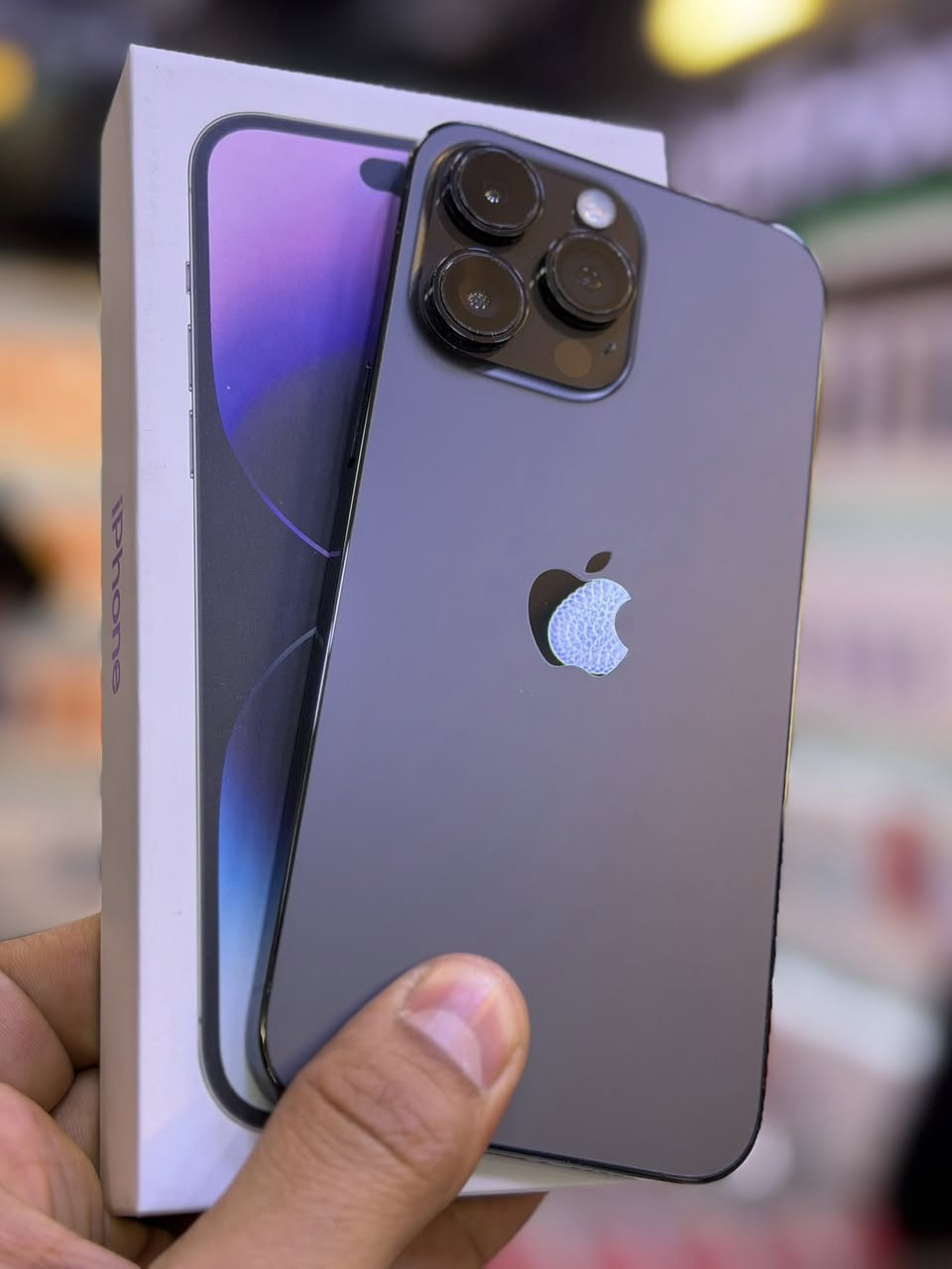 ايفون 14 برو ماكس اصلي ذاكره 256 بطاريه 92 نضافه 💯💯 جهاز لا مفتوح ولا مصلح ضمان 5 ايام وين ميعجبك افحص نموذج M ايسم على حاسبه كله نورمال وتر بروف 
ملحقات كامله السعر 725 الف 
العنوان بغداد البياع شارع عشرين 
ومتوفر اقساط على مصرف الرافدين 🟦🟦
هاتف ***********📞📞
هاتف ***********📞📞
