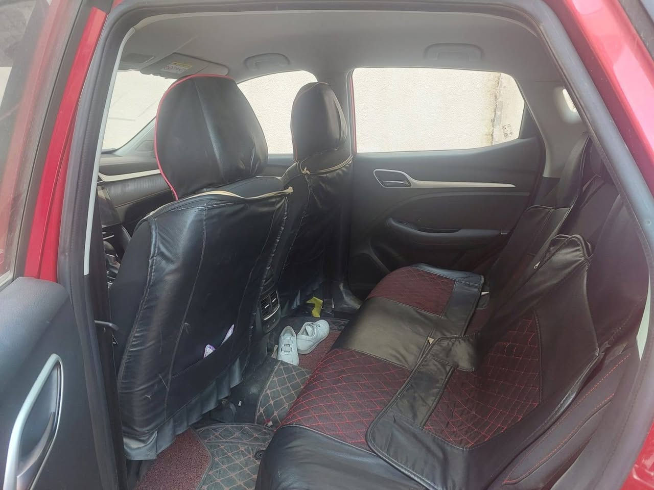 للبيع   MG zs 2022
كوم فورت نصف فول 
 مسجلة بالشركة صيانتها من الشركة
ضمانها غير منتهي
ماشي 15000
بيها رصعة صغيرة بالباب الخلفي الايسر ورصعة بالسقف 
بصمة 
زينون
السعر:130ورقة 
للتواصل: ***********
واتساب:***********
