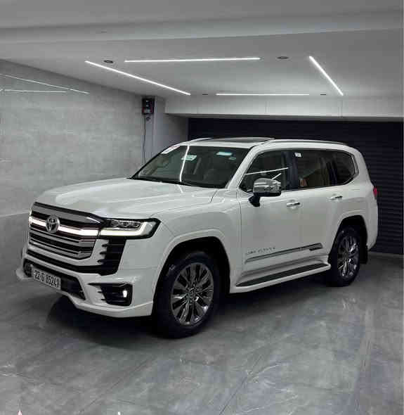 ‏Land cruiser 2023 VX limeted Twin Turbo
الف 37 KM📦
لاندكروز VX (توین توربوو)  
مكفول كفاله عام من كلشي
٤ تاير دنلوب جديد‏‎
سنة الصنع: 2023
‏‎ضمان شركة SAS
كل غراض بلادي موجود
ماشييه  37 الف  كم 
‏‎المواصفات :
-المصابيح:  LED
-كاميرا  
-رادا أمامي خلفي جانبي
-نظام الصوت JBL
- محرك 6 سلندر 3.5L توربوو
‏‎- فتحة سقف ( سلايد ) 
-٣ شاشات 
- شاشات ترفيه خلفية
‏‎- مقاعد جلد-تدفئة-تبريد
‏‎- مقاعد كهربائية 
- مقاعد امامية تبريد 
- ⁠تبريد وتدفئة امامي خلفي 
‏‎- بصمة الابواب 
‏‎- صندوق كهربائي
‏‎- مصابيح LED و زينون
-7 راكب 
-شحن واير ليس 
-حساس امامي خلفي 
‏‎- حجم العجلات 20 inch 
مكفول كفاله عام كلشي مابيها بل باكيت
تخم تاير دنلوب جديد 
مكفولة كفالة عامة من الدعامية إلى الدعامية
‏‎ بدون صبخ .بدون بارد  ،بدون رصعات ،بدون حتى شخط
‏‎دعاميات هم بدون صبغ ،رمل مابي ،لحية بدون صبخ ..بقية كلها بشرط

محرك كير بشرط مامفتوح
‏‎سيارة حيل نظيفة كلشي عل بلاد لوك
‏‎سنوية زنكة كلشي جديد مدفوع لـ2029
‏‎باسمي السنوية بشرط تحويل و خرامة 
‏‎سيارة مابيـها دينار مصرف كامل من كل نواحي

نفسي يوم /تحويل و وكالة حاظر 
مكانك /داخل سليماني
سعر 725$ 
- ⁠*********** 📞 السليمانية
