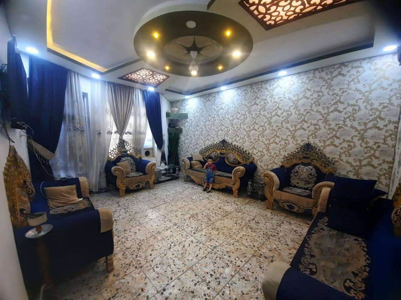 مكتب ابو ساره للعقار
دار ١٣٠ متر ركن للبيع طابقين
واجهه ١١ونص متر والنزال ١١ونص متر
بناء قديم مرمم الطابق الارضي صاله ومطبخ وحولي وغرفه نوم وصحيات
والطابق الأول ثلاث غرف نوم وصحيات. منطقه شهداء السيديه
منطقة ال ٣٠٠
للاتصال على الخاص او الارقام
*********** واتساب
*********** واتساب
