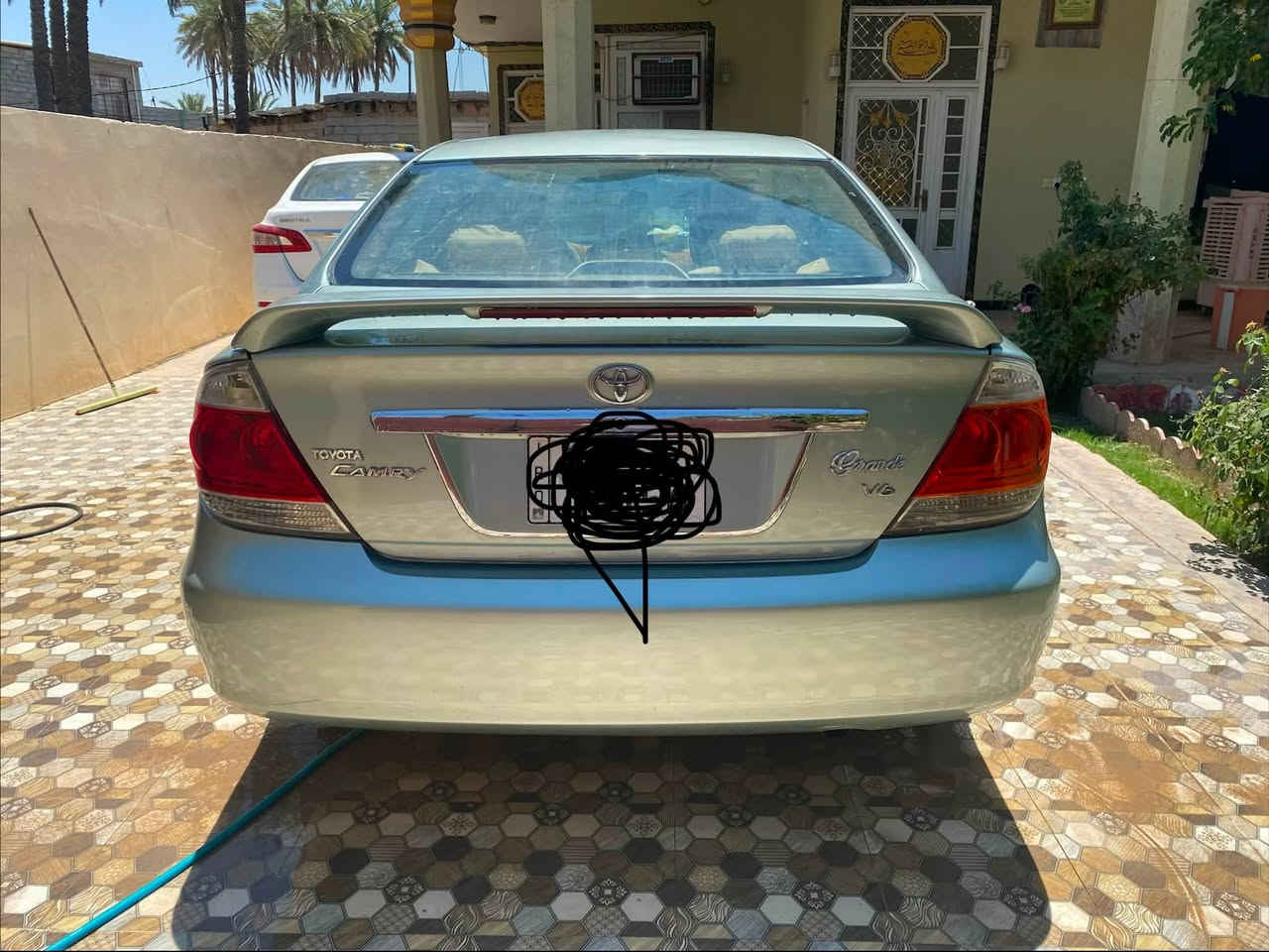 للبيع Toyota Camry موديل 2005 كراند، وارد خليجي.
ماشية 144 ألف فقط. محرك 3000 
السيارة نظيفة واستعمال شخصي، التبريد شغال، مكينة وگير بحالة جيدة .
تخم تاير.
صبغ عام للجمالية .
سنوية لل٢٠٣١ وهزة جديدة.
رقم انكليزي بغداد .
تبريد قطعتين.
السعر $90 .
العنوان ديالى بعقوبة 
او  واتساب ***********
