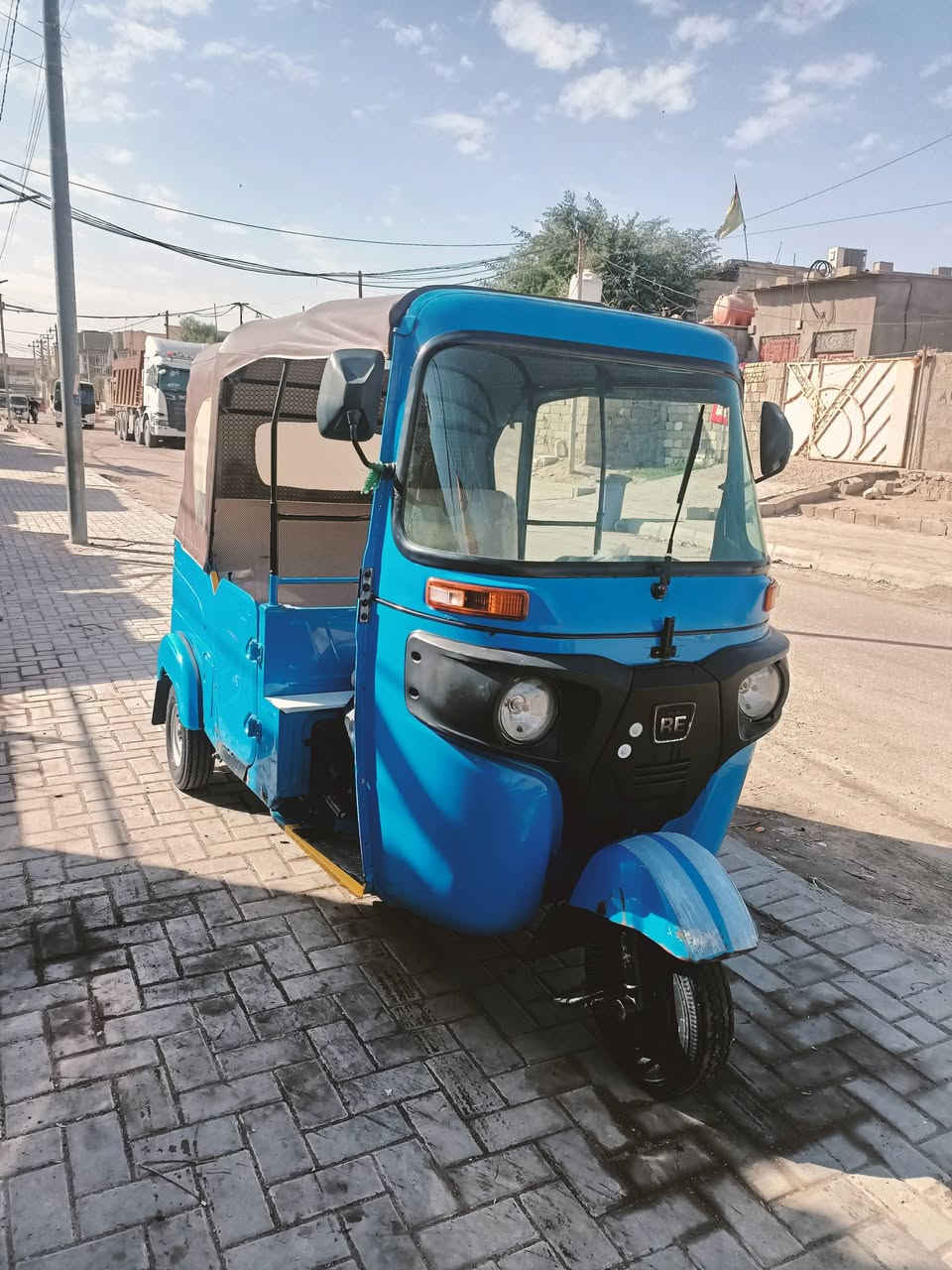 سلام عليكم تكتك مديل 22 كفالة بيها خياسات يم دوس قليل  رقم وسنوية كهربايات كلها شغاله تكتك ربع ماذب عليها عنوان البصرة حي لاصدقاء
السعر 9 وبيها مجال 
***********
