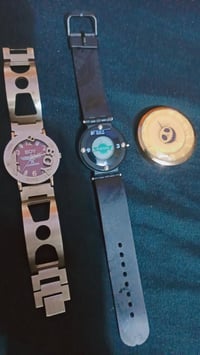 للبيع • ساعة