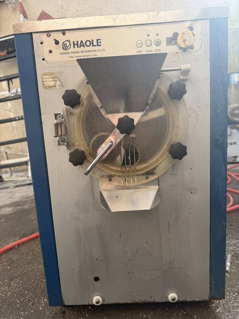 السلام عليكم مكينة سوفت صيني تجميد خير من الله ودي اس ٥ كيلو تشتغل ابلانكه كامله  للبيع ما متواجد عل فيس خابر او اتصل واتساب وبيك خير وتدلل 
*********** 
***********
