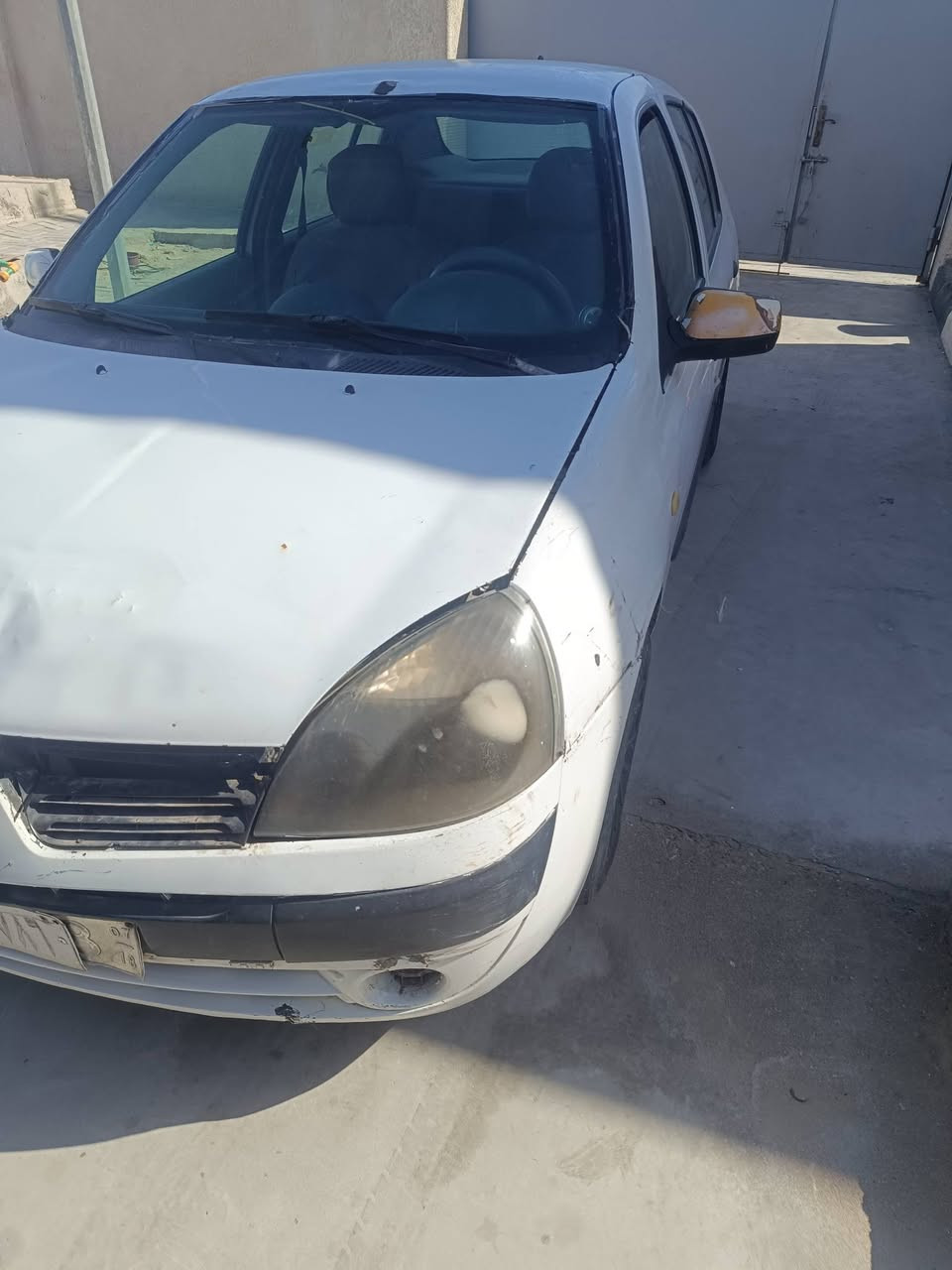 رينو كليو رقم ذيقار صدامي 2006 سنوية منتهية صاحبها عندي الرقم وما واصلة ابيع بدون راعي محرك وكير كورلة توني شادة دواخل نظيفة وبدي نحلو فقط جاملغ والعطر مو حلوات المكان بصرة اتصال واتساب *********** السعر 17
