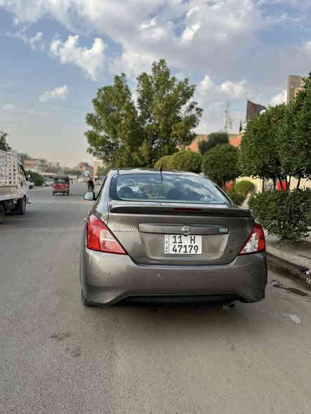 سلام عليكم 
نيسان سني هندي بليته زركه 🔵 خليجي 2019 المرغوبة بدون دوانز وتبريد ثلج ماشية 57000k🤍
لون الفيرسا المميز ⚫
باتري جديد بي ضمان سنه من تاير مول
شاشه وكامره افضل نوعية بالسوك لاتعلك ولا تحمه والكامرة ابعادها حقيقية 100%
دوشمه جلد خياط 
دهن المحرك لوكي مولي المكينة ناعمه ونشطه والكير مكفولات 
السيارة مال مشاوير بيت ودوام جاهزة وبالعافية ع ياخذها 

السيارة باسمي تحويل مباشر وراي سفر 
رقم بغداد وعنواي الشعب شارع المدارس ***********
السعر 111$
